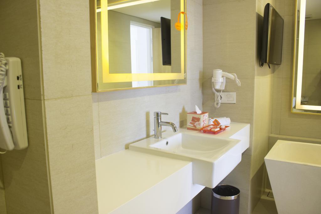 Harris Hotel Kuta Galleria - Bali Eksteriør bilde